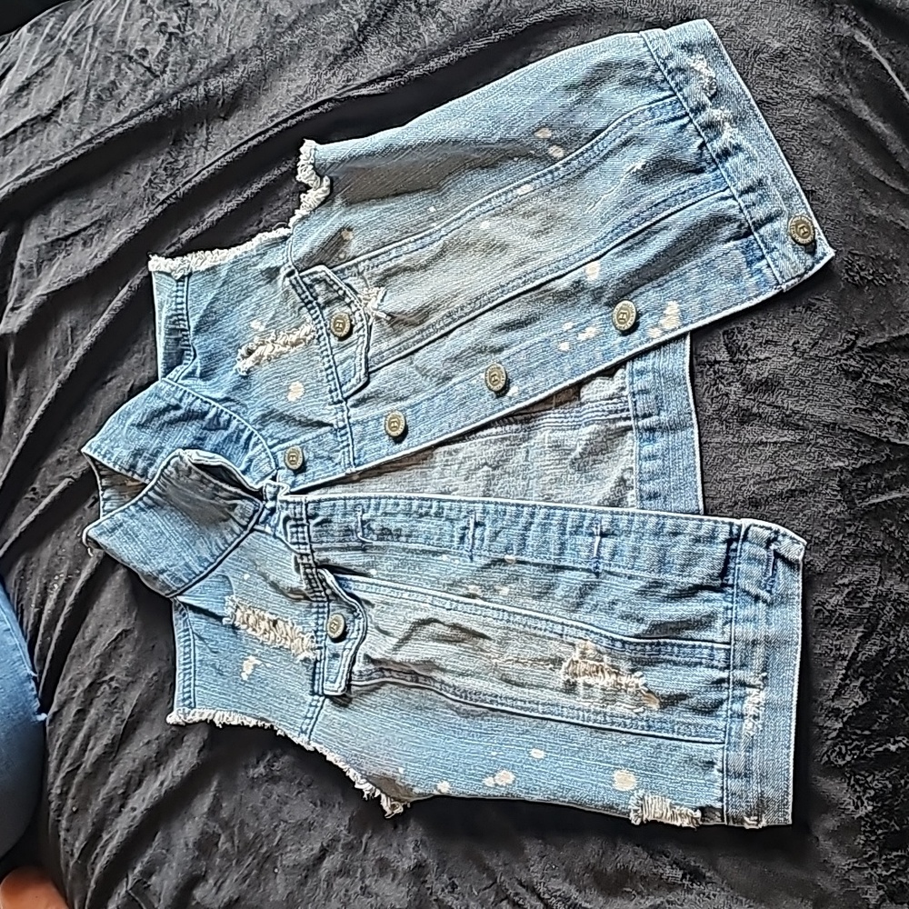 Sleeve jeans vest